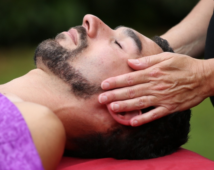 Aanraken-in-verbinding_Massage_CursuscentrumdeSchans